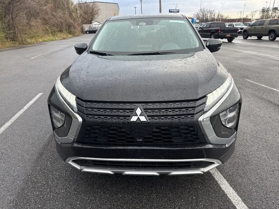 2025 Mitsubishi Eclipse Cross - Image 8 of 19