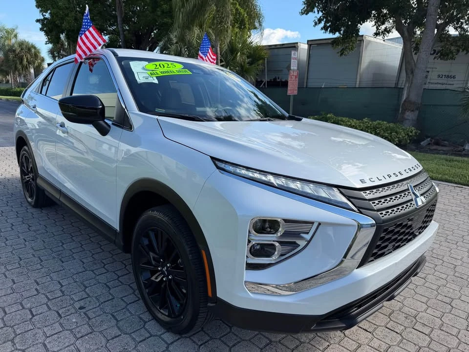 2025 Mitsubishi Eclipse Cross - Image 2 of 7