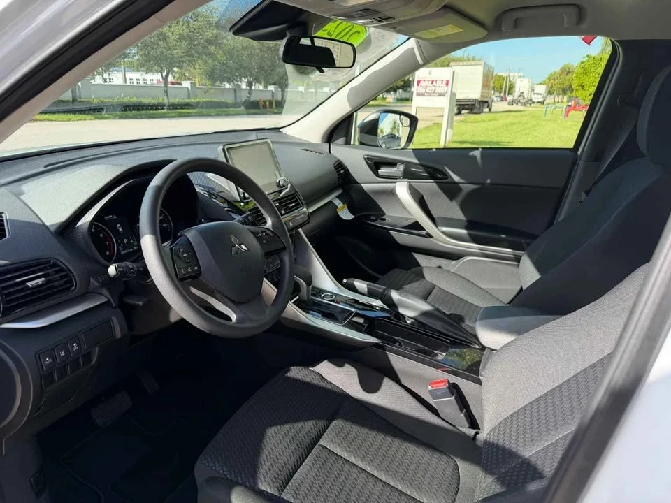 2025 Mitsubishi Eclipse Cross - Image 6 of 12