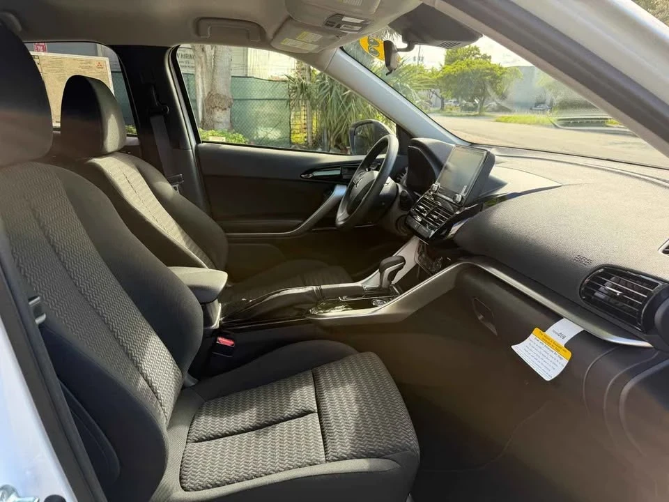2025 Mitsubishi Eclipse Cross - Image 10 of 12
