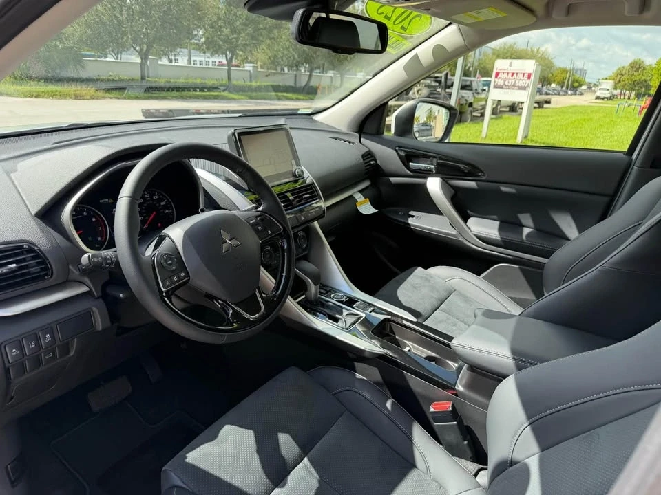 2025 Mitsubishi Eclipse Cross - Image 2 of 12