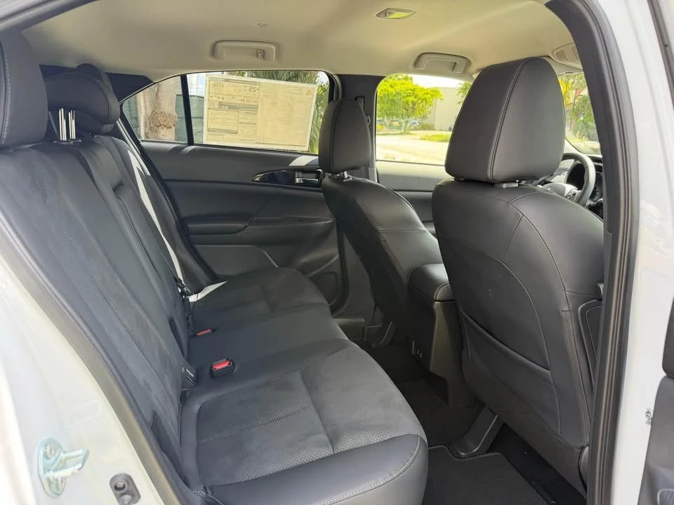 2025 Mitsubishi Eclipse Cross - Image 6 of 12