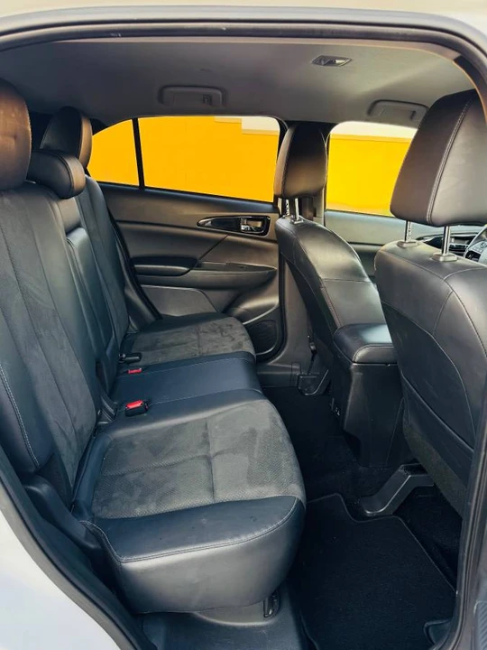 2025 Mitsubishi Eclipse Cross - Image 9 of 12