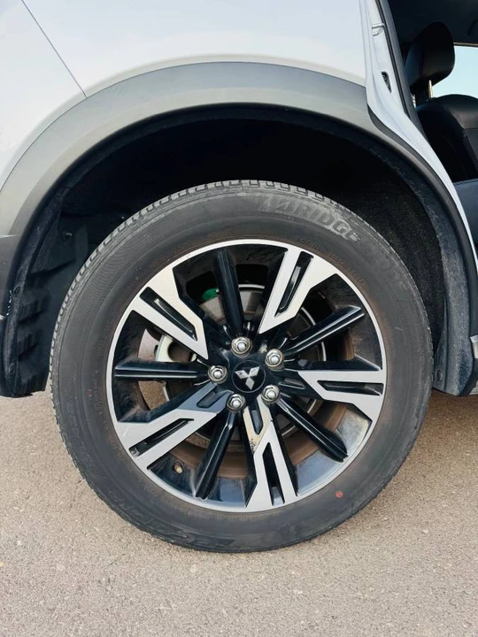 2025 Mitsubishi Eclipse Cross - Image 11 of 12