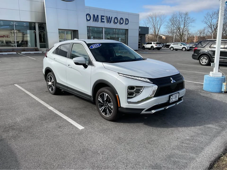2025 Mitsubishi Eclipse Cross - Image 4 of 16