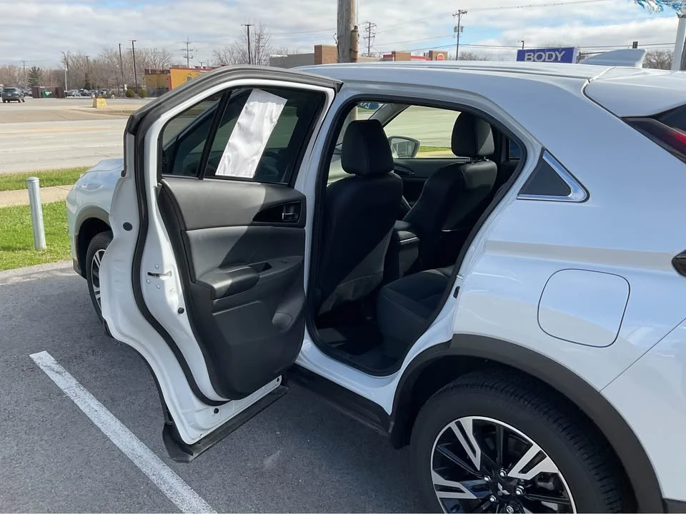 2025 Mitsubishi Eclipse Cross - Image 10 of 16
