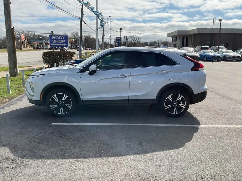 2025 Mitsubishi Eclipse Cross - Image 9 of 16