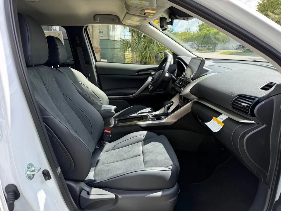 2025 Mitsubishi Eclipse Cross - Image 8 of 12