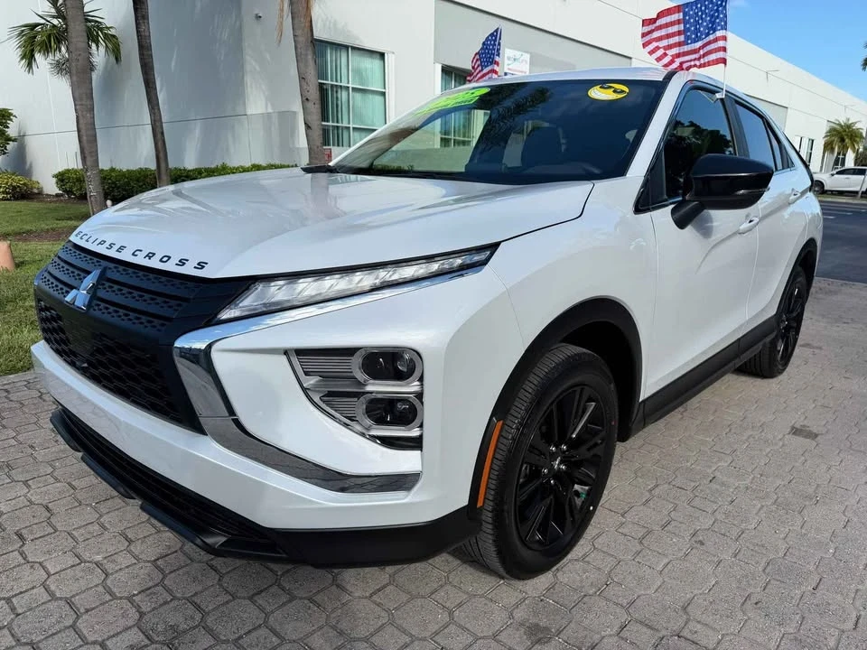 2025 Mitsubishi Eclipse Cross - Image 2 of 12