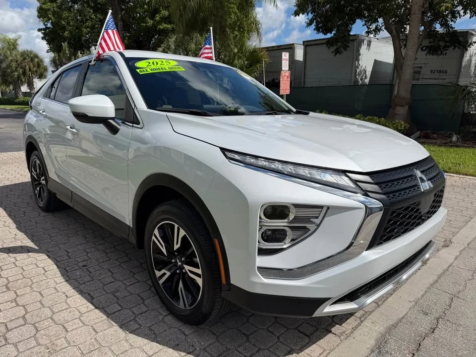 2025 Mitsubishi Eclipse Cross - Image 4 of 12