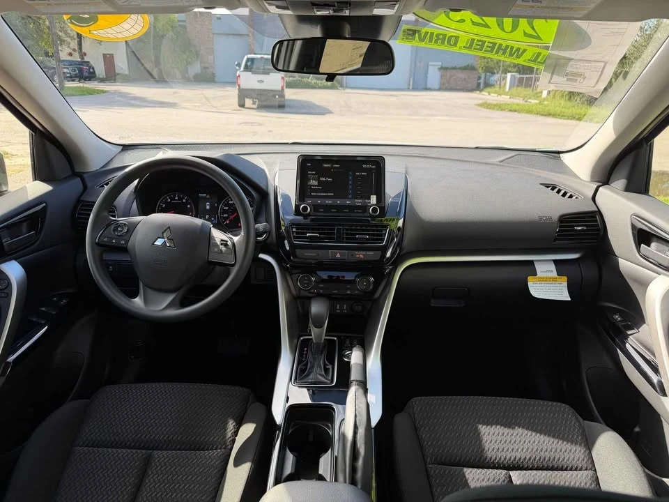 2025 Mitsubishi Eclipse Cross - Image 7 of 12