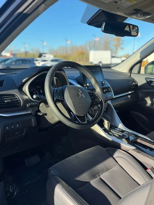 2025 Mitsubishi Eclipse Cross - Image 10 of 17