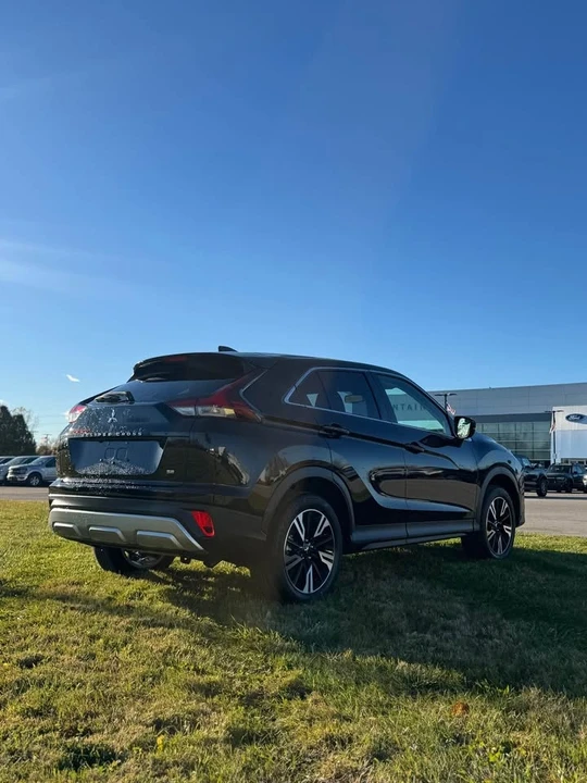 2025 Mitsubishi Eclipse Cross - Image 6 of 17