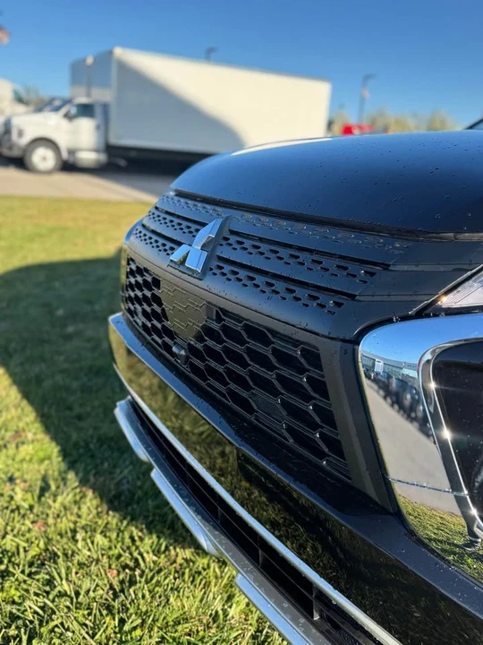 2025 Mitsubishi Eclipse Cross - Image 8 of 17