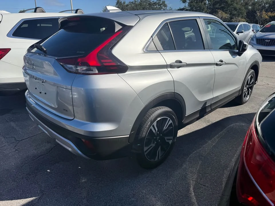 2025 Mitsubishi Eclipse Cross - Image 4 of 11
