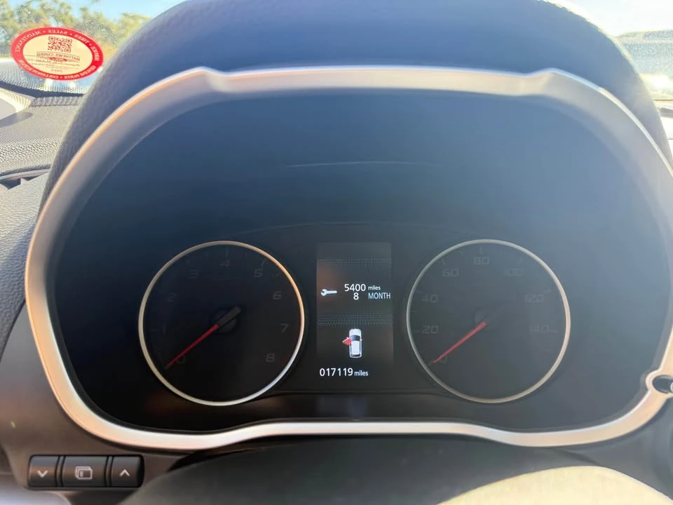 2025 Mitsubishi Eclipse Cross - Image 6 of 11