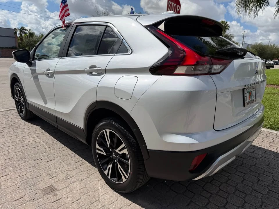 2025 Mitsubishi Eclipse Cross - Image 2 of 12