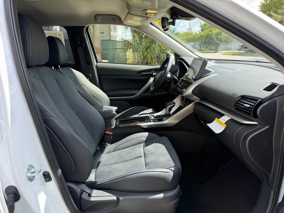 2025 Mitsubishi Eclipse Cross - Image 5 of 12