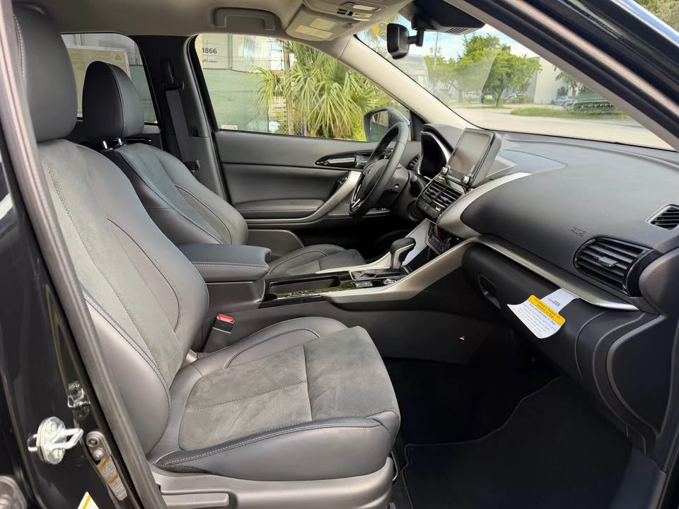 2025 Mitsubishi Eclipse Cross - Image 5 of 10