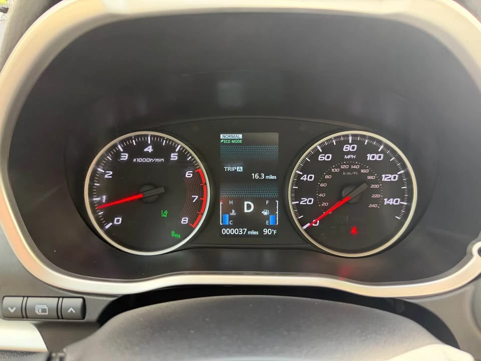 2025 Mitsubishi Eclipse Cross - Image 10 of 10