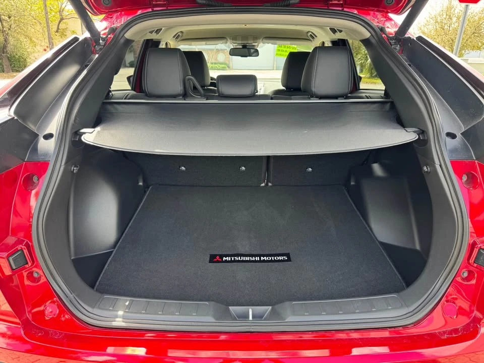 2025 Mitsubishi Eclipse Cross - Image 11 of 15