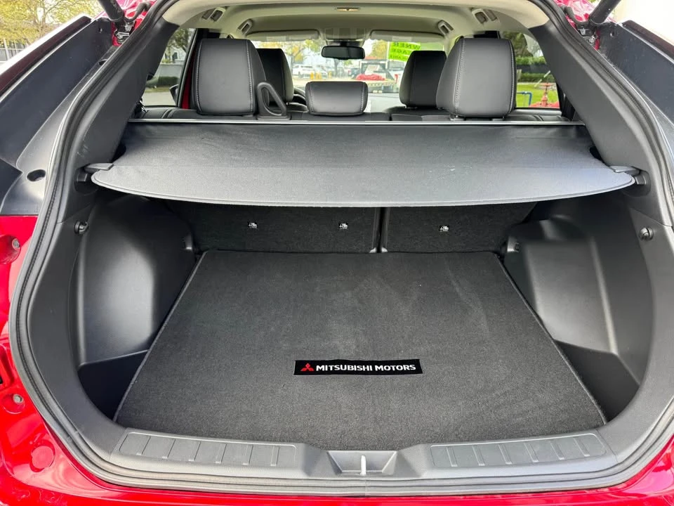 2025 Mitsubishi Eclipse Cross - Image 8 of 14