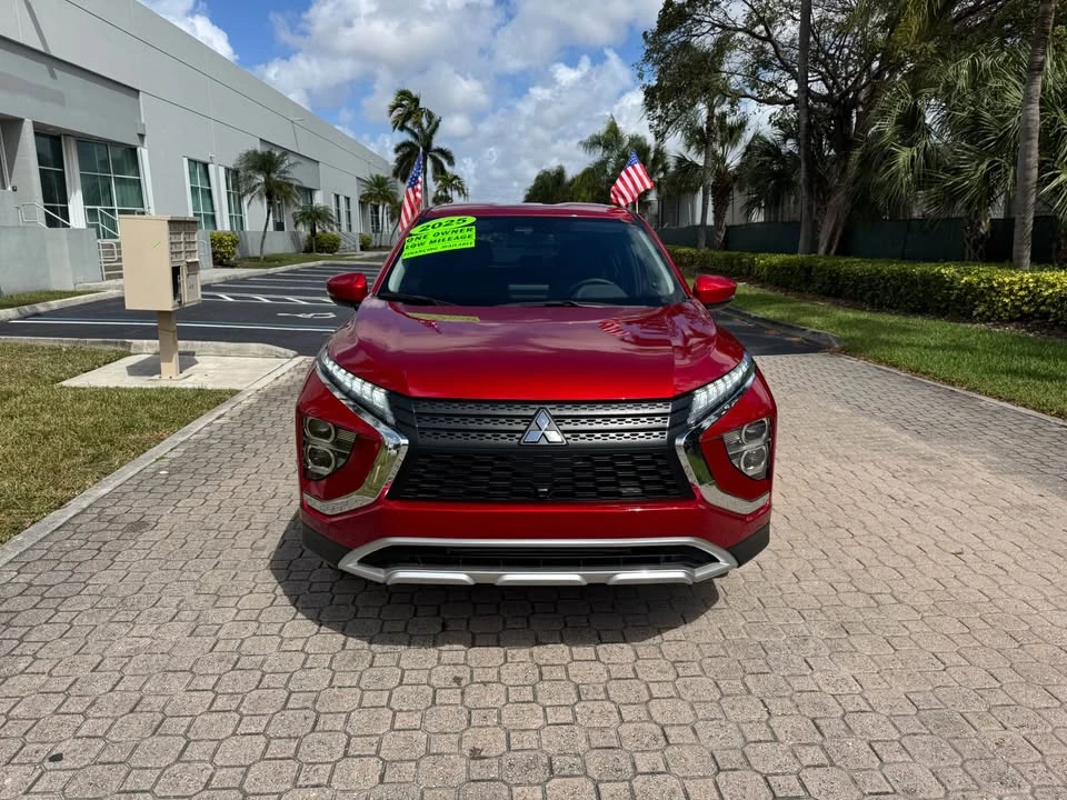 2025 Mitsubishi Eclipse Cross - Image 2 of 15