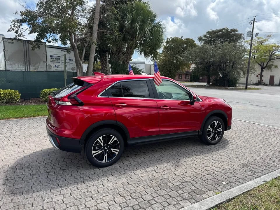 2025 Mitsubishi Eclipse Cross - Image 4 of 15