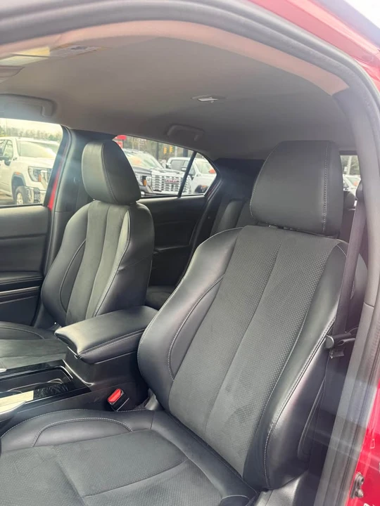 2025 Mitsubishi Eclipse Cross - Image 7 of 10