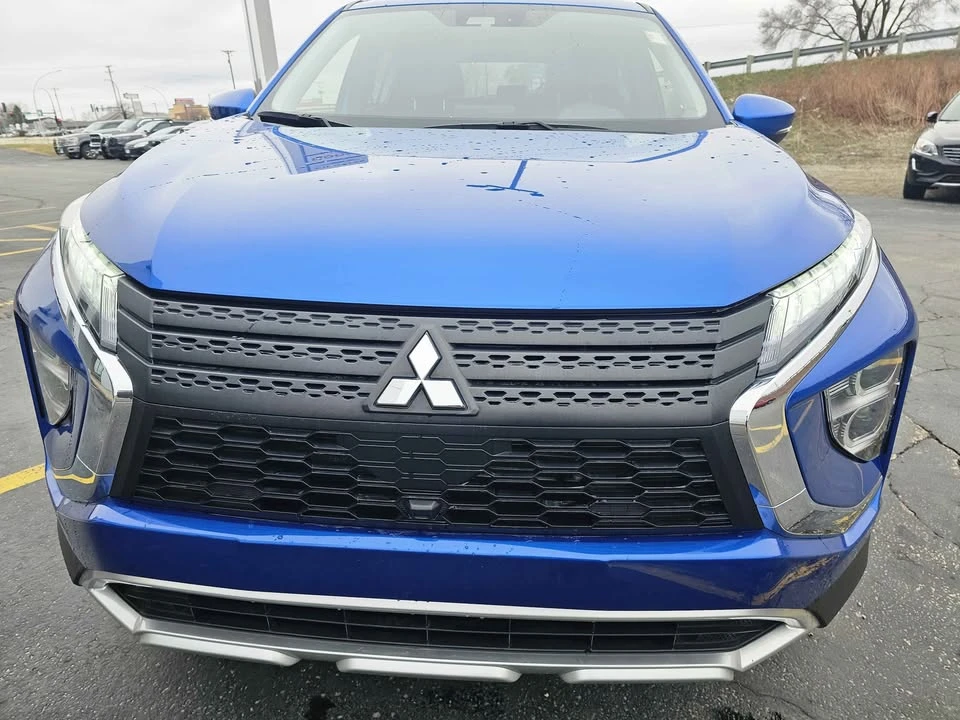 2025 Mitsubishi Eclipse Cross - Image 2 of 20