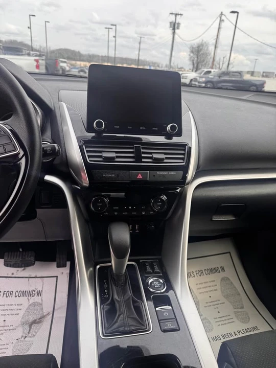 2025 Mitsubishi Eclipse Cross - Image 9 of 10