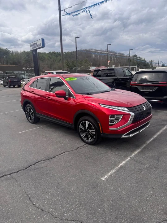 2025 Mitsubishi Eclipse Cross - Image 3 of 10