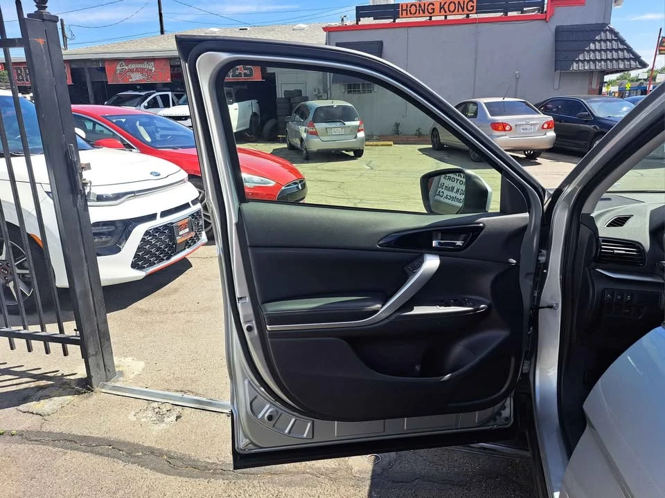 2025 Mitsubishi Eclipse Cross - Image 4 of 20