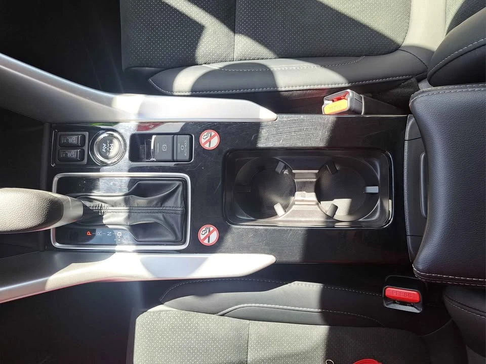 2025 Mitsubishi Eclipse Cross - Image 9 of 20