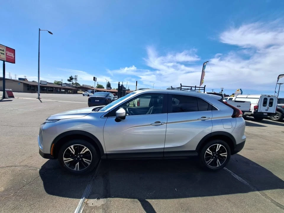 2025 Mitsubishi Eclipse Cross - Image 3 of 20