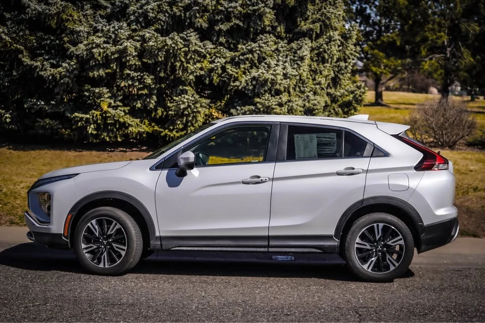 2025 Mitsubishi Eclipse Cross - Image 2 of 13