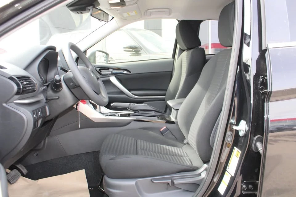 2025 Mitsubishi Eclipse Cross - Image 9 of 20