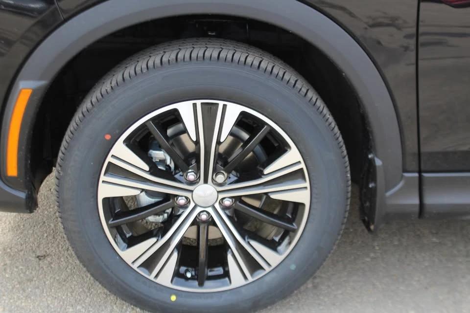 2025 Mitsubishi Eclipse Cross - Image 8 of 20