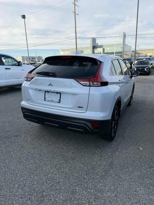 2025 Mitsubishi Eclipse Cross - Image 5 of 10
