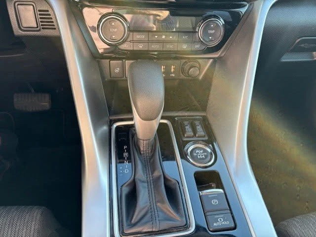 2025 Mitsubishi Eclipse Cross - Image 10 of 18