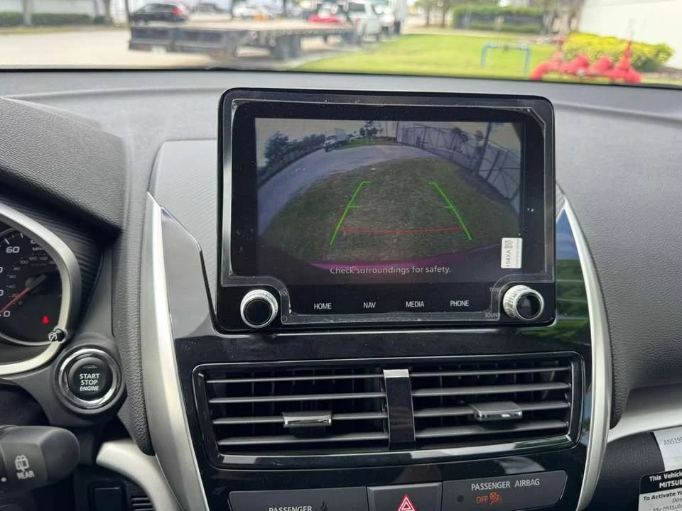 2025 Mitsubishi Eclipse Cross - Image 4 of 14