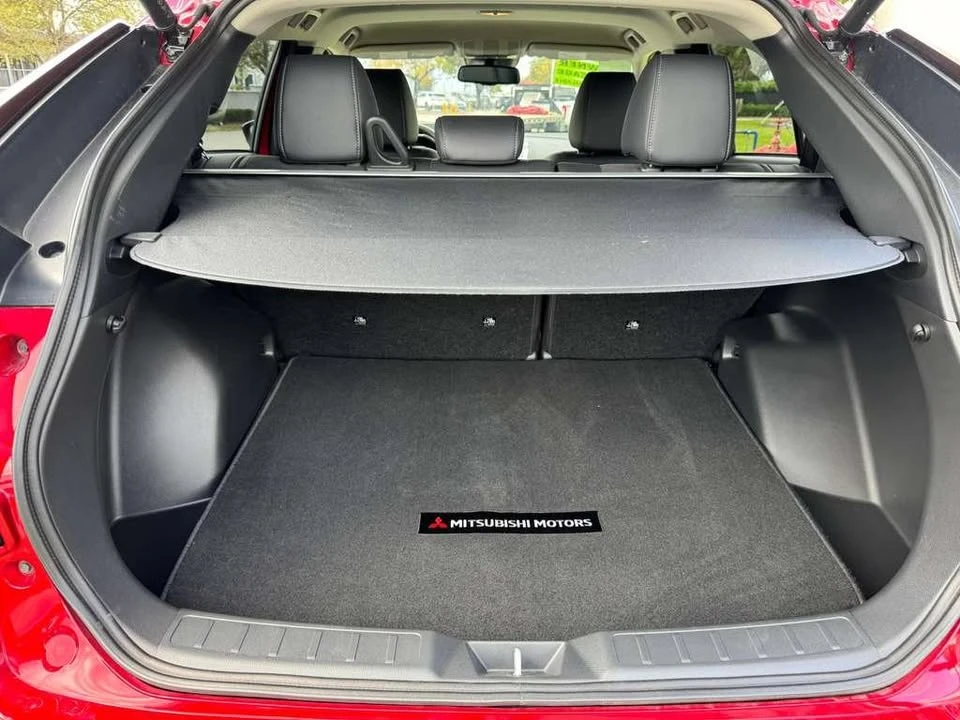 2025 Mitsubishi Eclipse Cross - Image 9 of 14