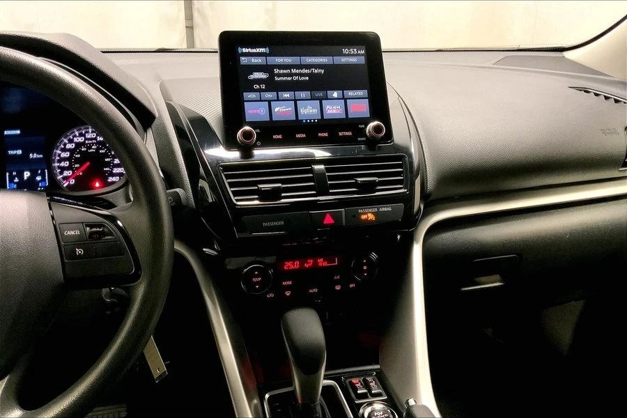 2025 Mitsubishi Eclipse Cross - Image 3 of 7