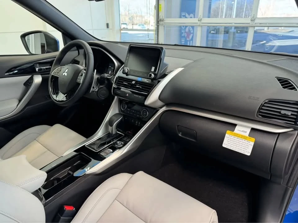 2025 Mitsubishi Eclipse Cross - Image 13 of 18