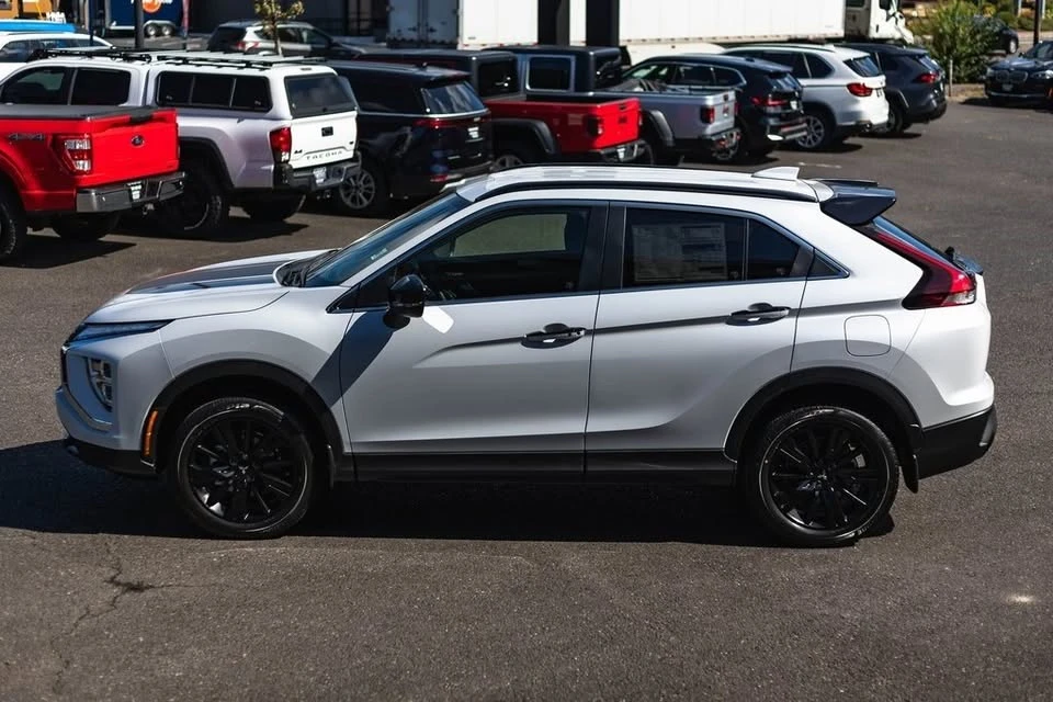 2025 Mitsubishi Eclipse Cross - Image 7 of 14