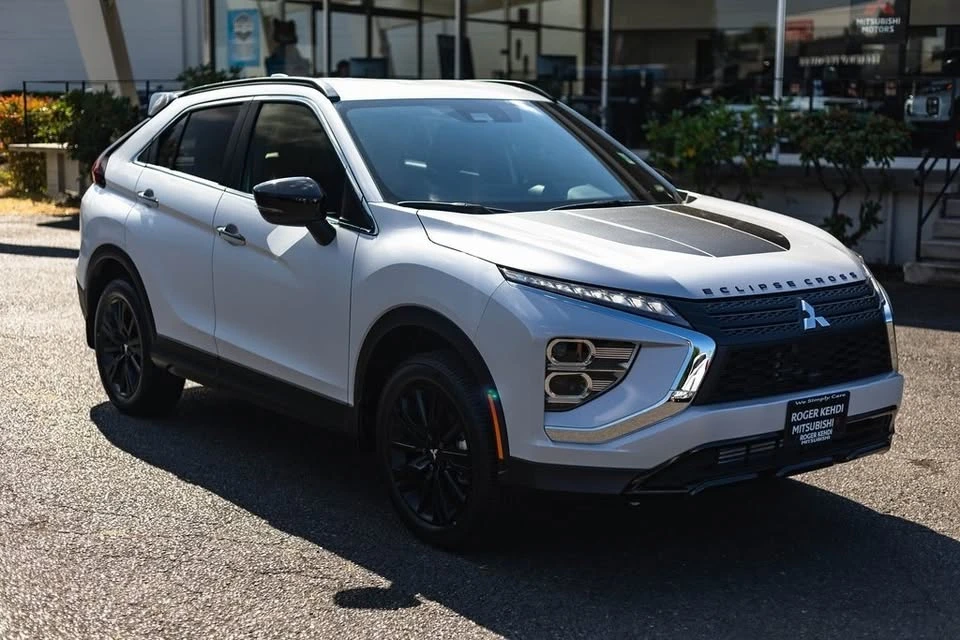2025 Mitsubishi Eclipse Cross - Image 5 of 14