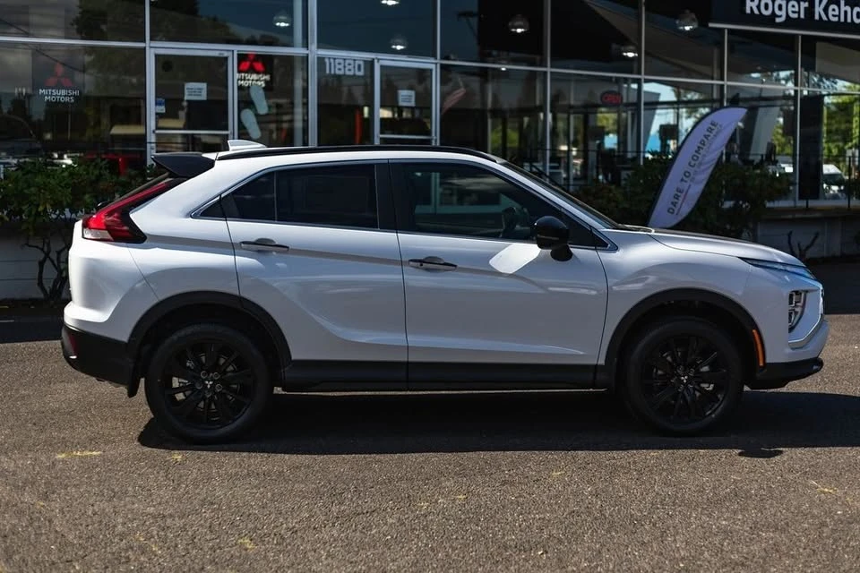 2025 Mitsubishi Eclipse Cross - Image 6 of 14