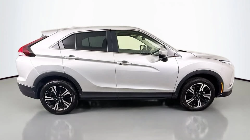 2025 Mitsubishi Eclipse Cross - Image 2 of 14
