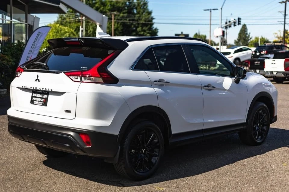 2025 Mitsubishi Eclipse Cross - Image 8 of 20