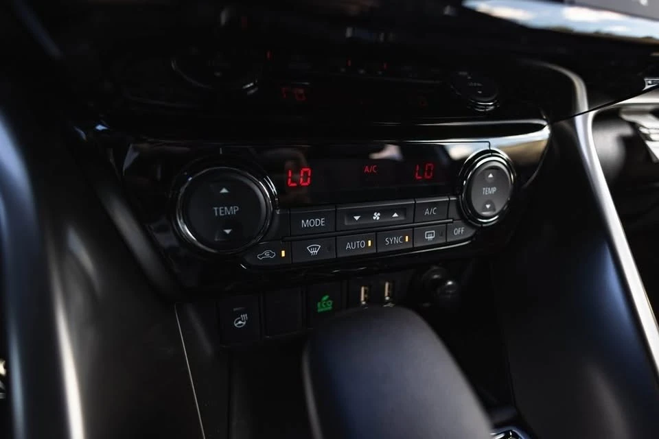 2025 Mitsubishi Eclipse Cross - Image 15 of 20